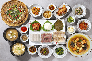달맞이흑두부(Moon Welcoming Black Tofu)